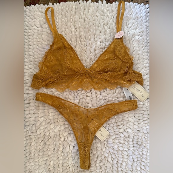Golden Lace Bralette & Thong Lingerie set Forever21 - Picture 1 of 4